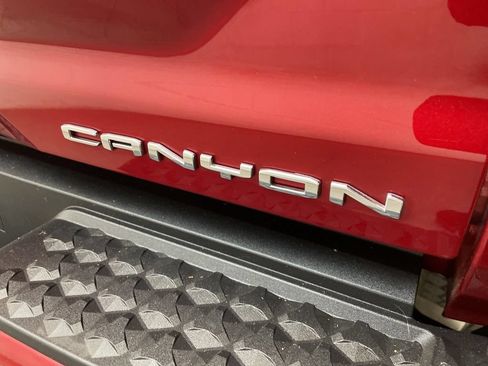 Used 2025 GMC Canyon Denali AWD/4WD image 8