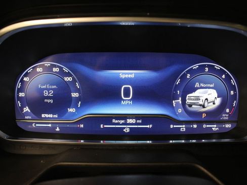 Used 2023 Chevrolet Suburban Premier image 10