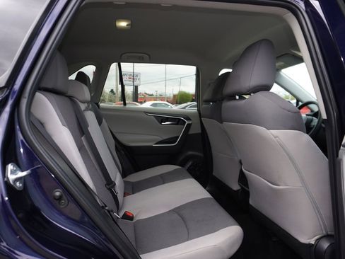 Used 2022 Toyota RAV4 XLE AWD/4WD image 26