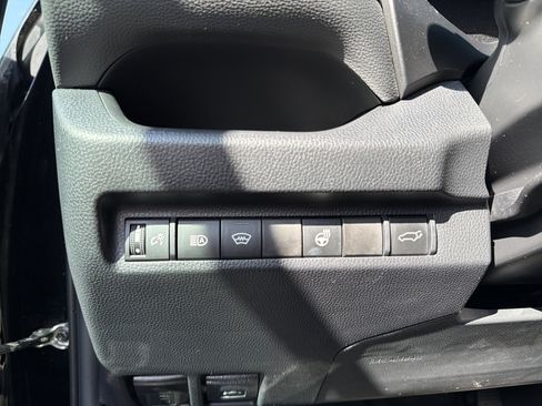 Used 2023 Toyota RAV4 XLE Premium image 14