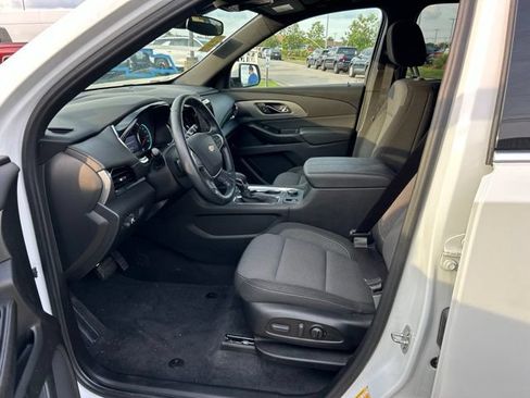 Used 2023 Chevrolet Traverse LT FWD image 6