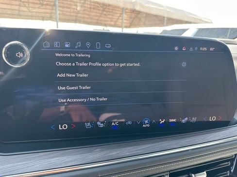 New 2025 Chevrolet Suburban Premier w/ Sun And Tow Package image 24