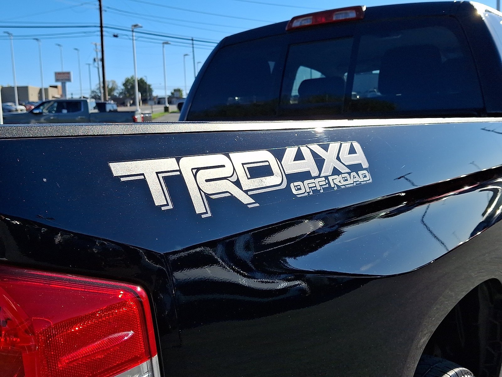 Used 2017 Toyota Tundra SR5 w/ TRD Off Road Package AWD/4WD image 34