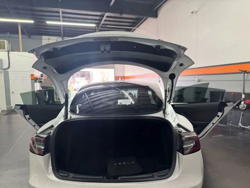 Used 2021 Tesla Model 3 Long Range image 19