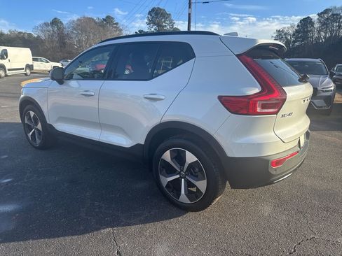 Certified 2025 Volvo XC40 B5 Plus w/ Protection Package Premier image 3