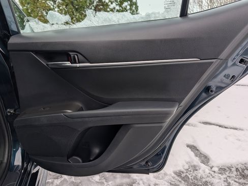 Used 2021 Toyota Camry SE image 32