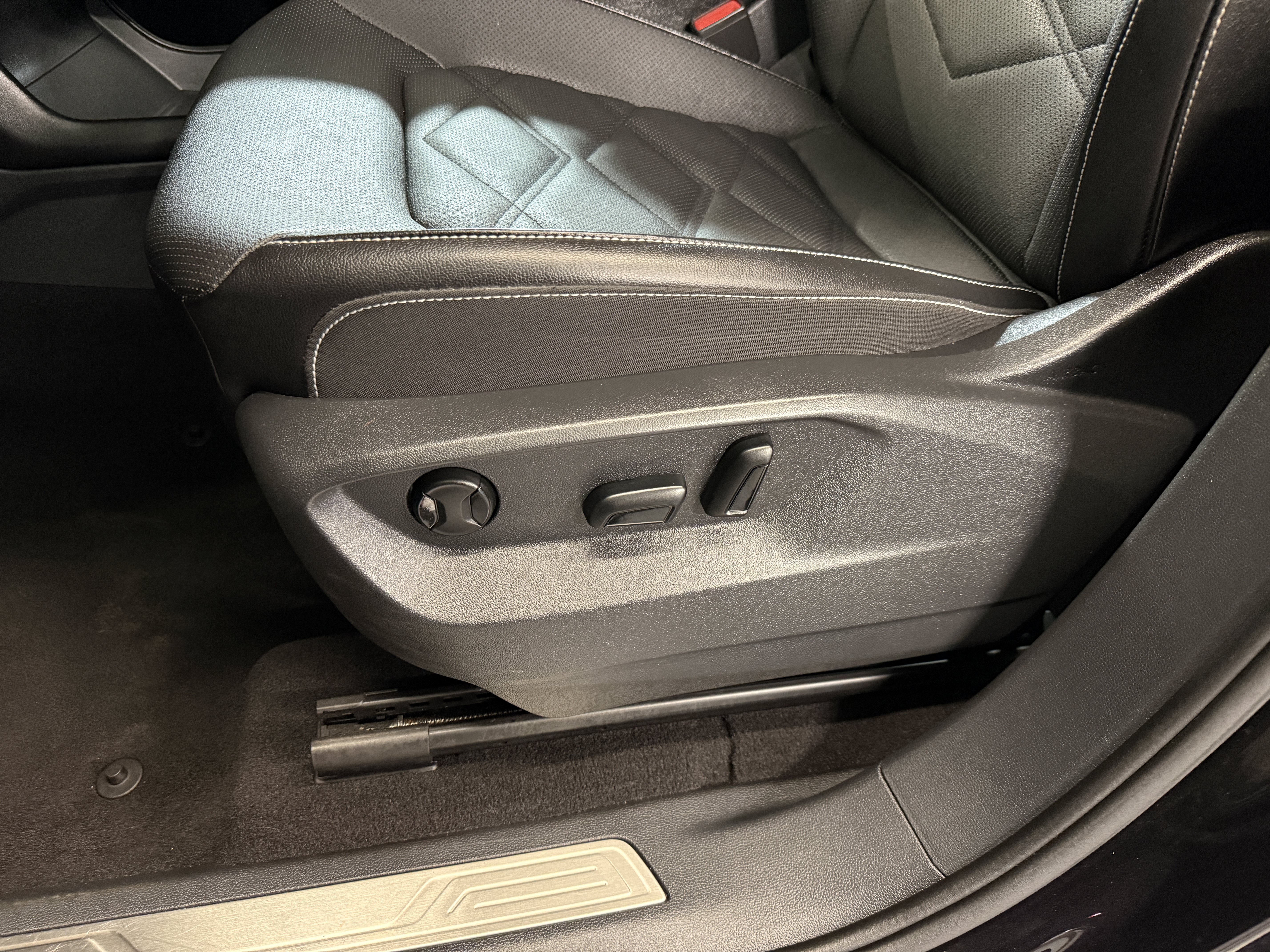 Certified 2024 Volkswagen Atlas SE AWD/4WD image 15