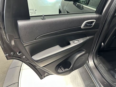Used 2021 Jeep Grand Cherokee Laredo w/ Security & Convenience Group AWD/4WD image 26