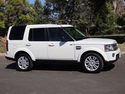 Used 2016 Land Rover LR4 HSE LUX AWD/4WD image 2