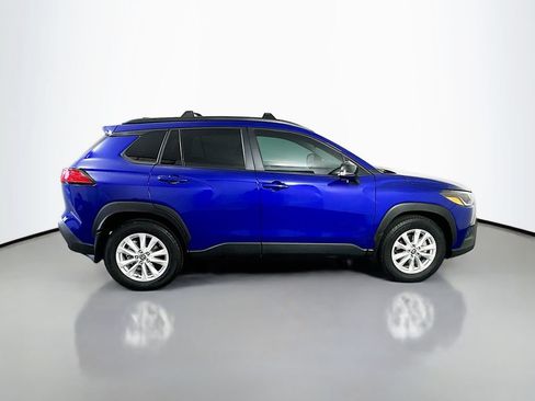 Used 2025 Toyota Corolla Cross LE FWD image 4
