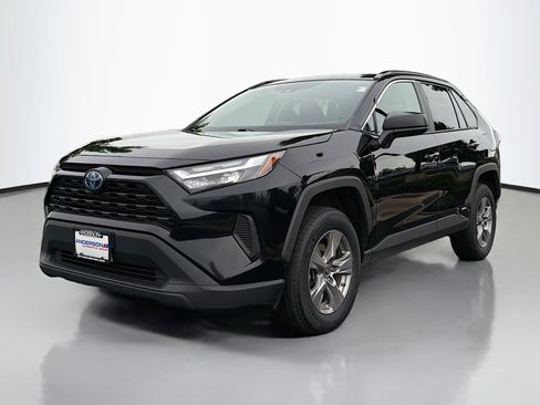 Used 2023 Toyota RAV4 LE AWD/4WD image 11