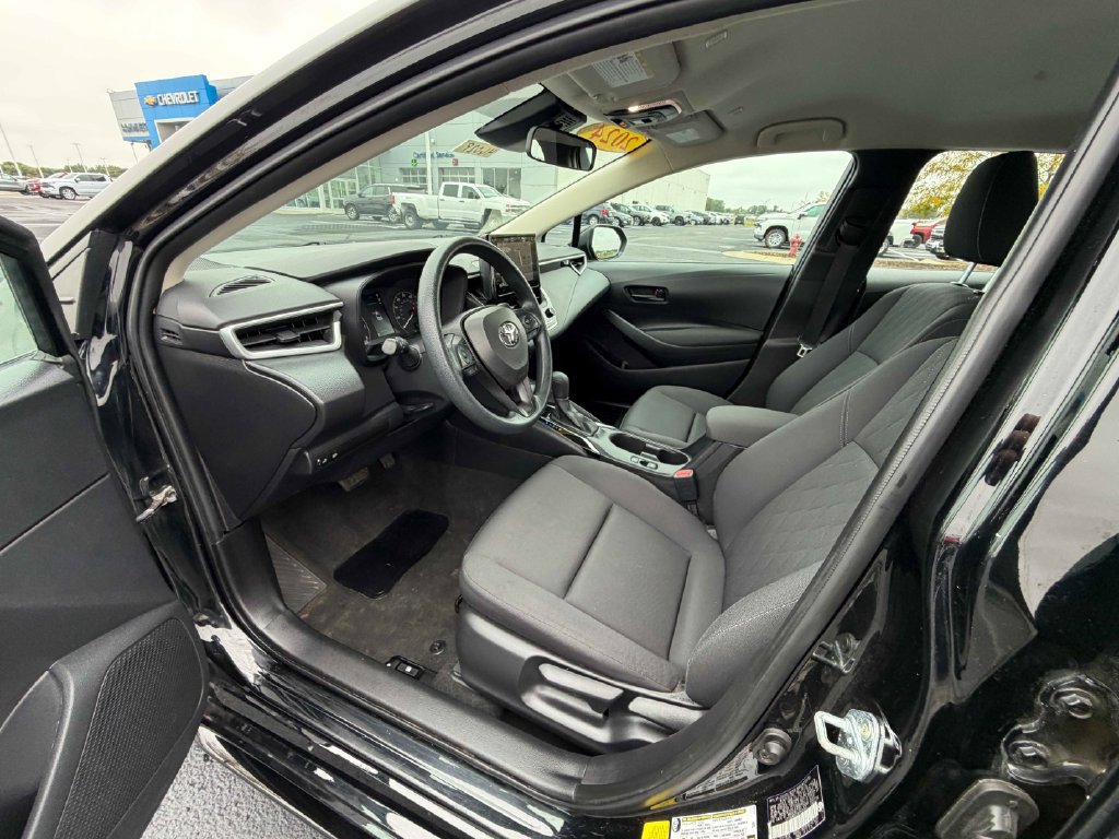 Used 2024 Toyota Corolla LE FWD image 17