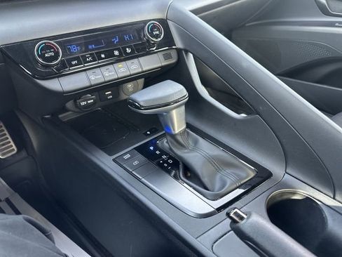 Certified 2025 Hyundai Elantra Sport FWD image 19