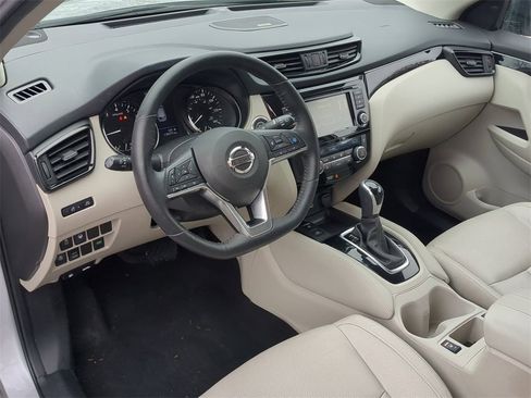 Used 2019 Nissan Rogue Sport SL w/ Premium Package image 13