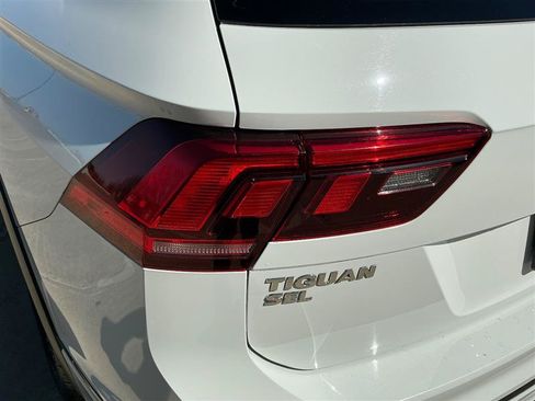 Used 2019 Volkswagen Tiguan SEL Premium R-Line AWD/4WD image 17