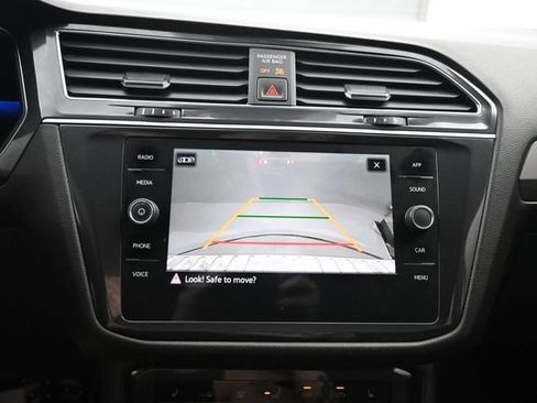 Used 2023 Volkswagen Tiguan SE R-Line FWD image 19