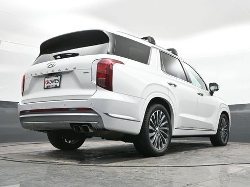 Used 2023 Hyundai Palisade Calligraphy image 47