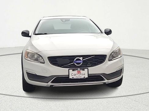 Used 2016 Volvo V60 T5 Cross Country image 2