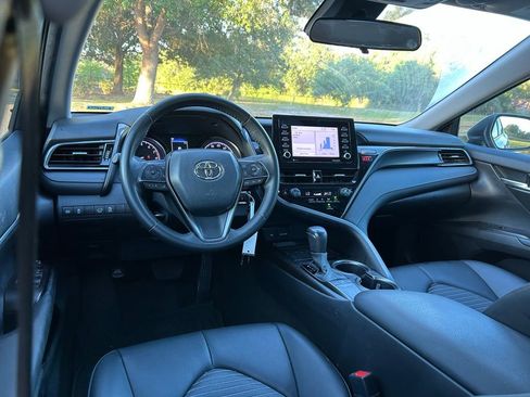 Used 2024 Toyota Camry SE FWD image 12