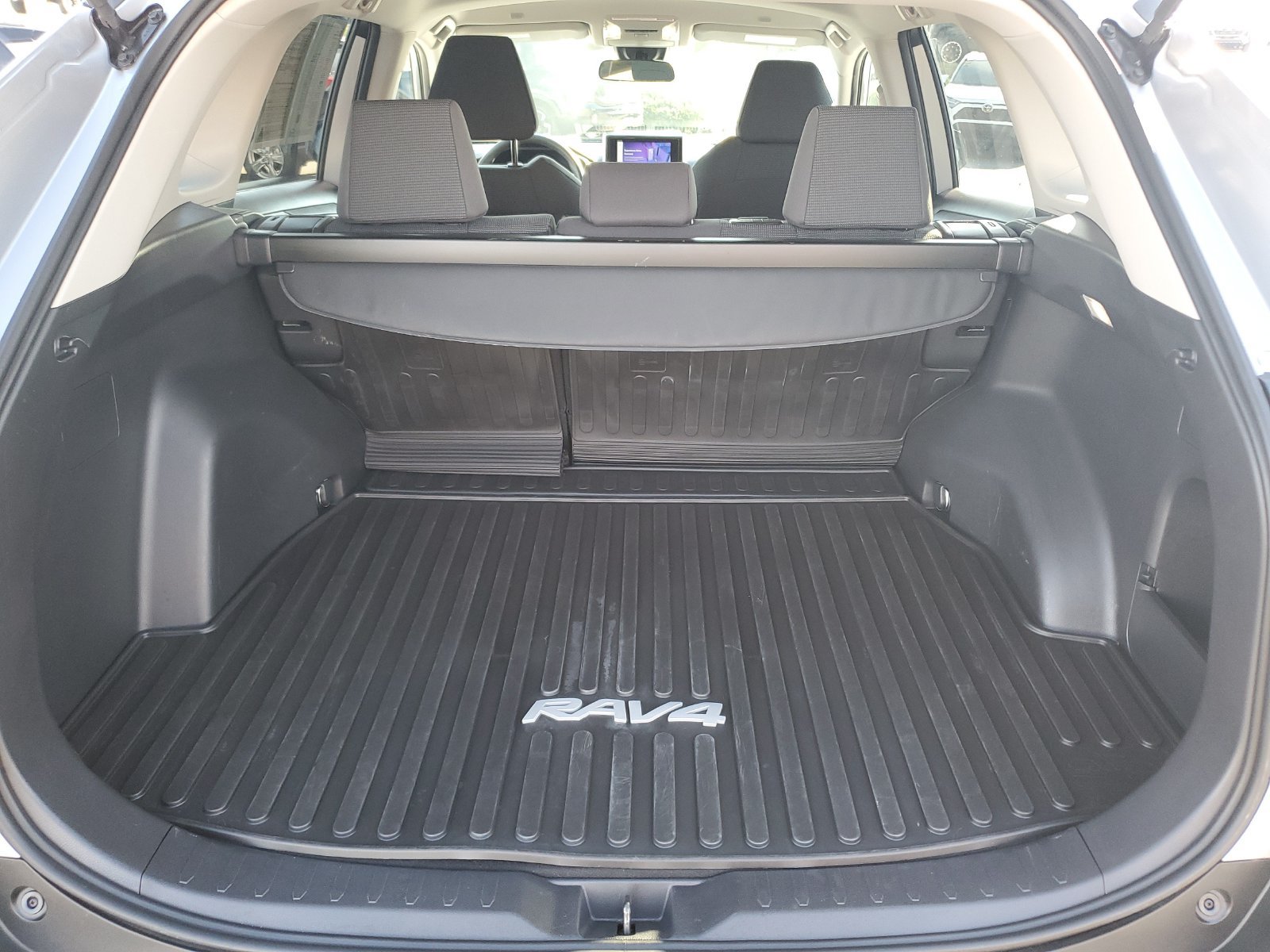 Certified 2024 Toyota RAV4 LE AWD/4WD image 9