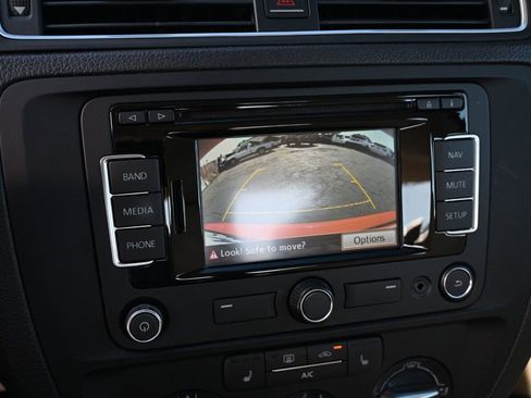 Used 2015 Volkswagen Jetta SE image 9