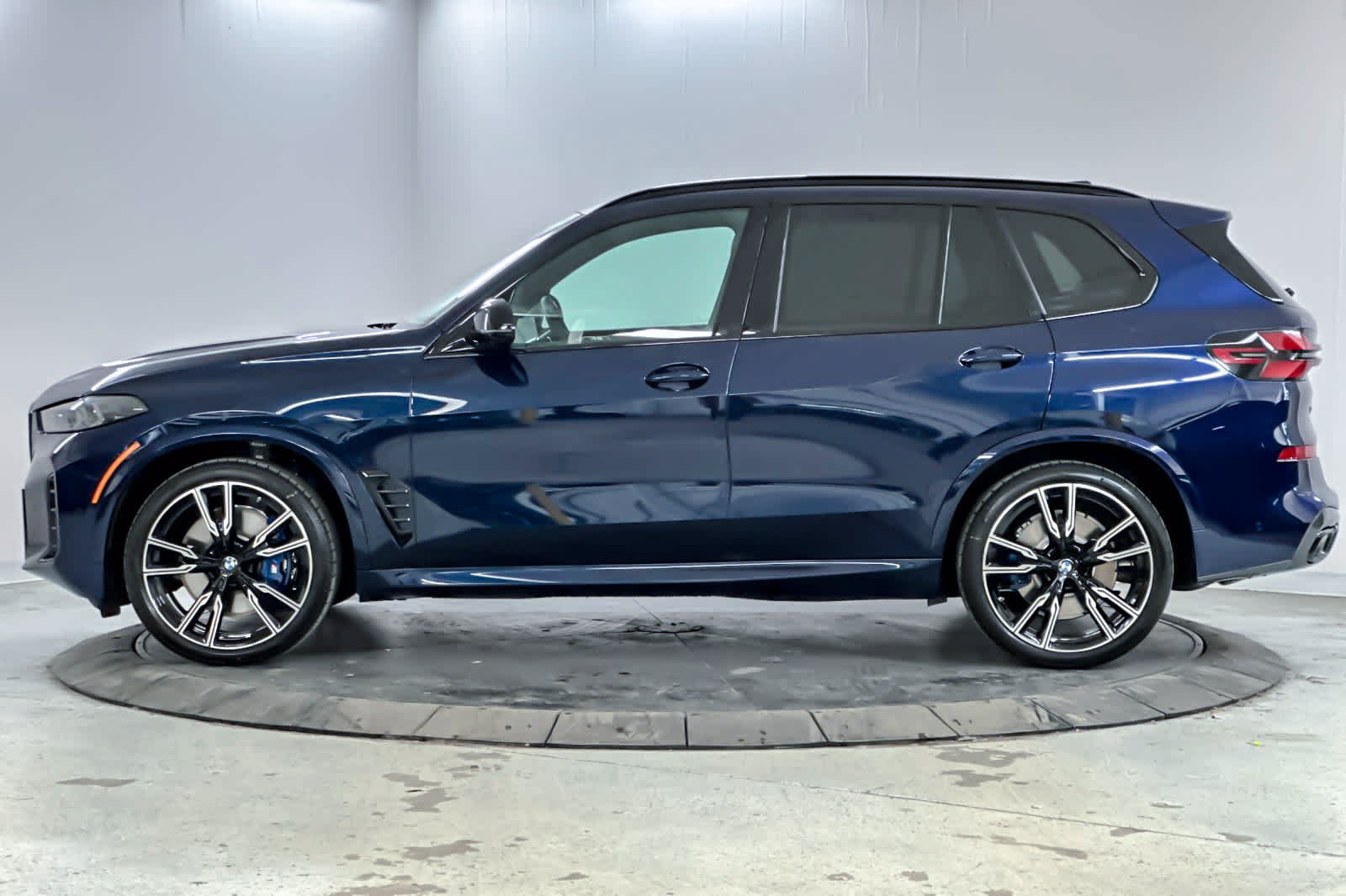 Used 2026 BMW X5 M60i AWD/4WD image 5