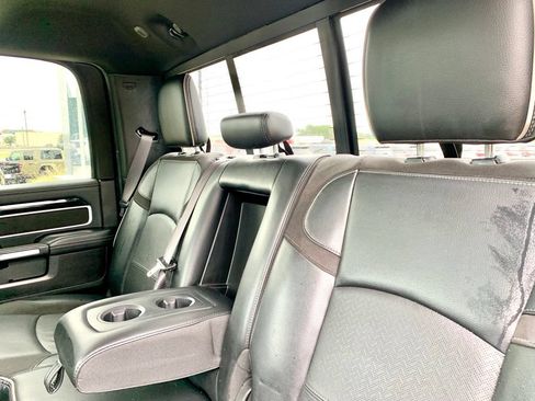 Used 2019 RAM 2500 Laramie w/ Black Appearance Package AWD/4WD image 15
