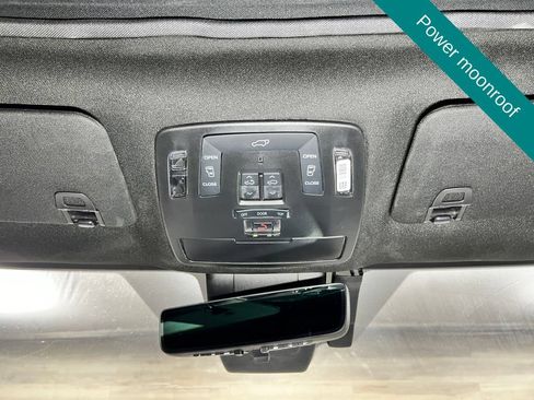 Used 2025 Toyota Sienna Platinum AWD/4WD image 14
