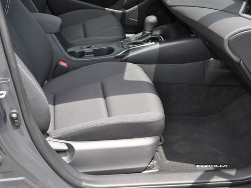 Used 2025 Toyota Corolla LE w/ LE Premium Package FWD image 20