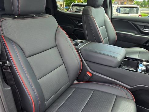 Certified 2025 Chevrolet Silverado EV RST AWD/4WD image 17