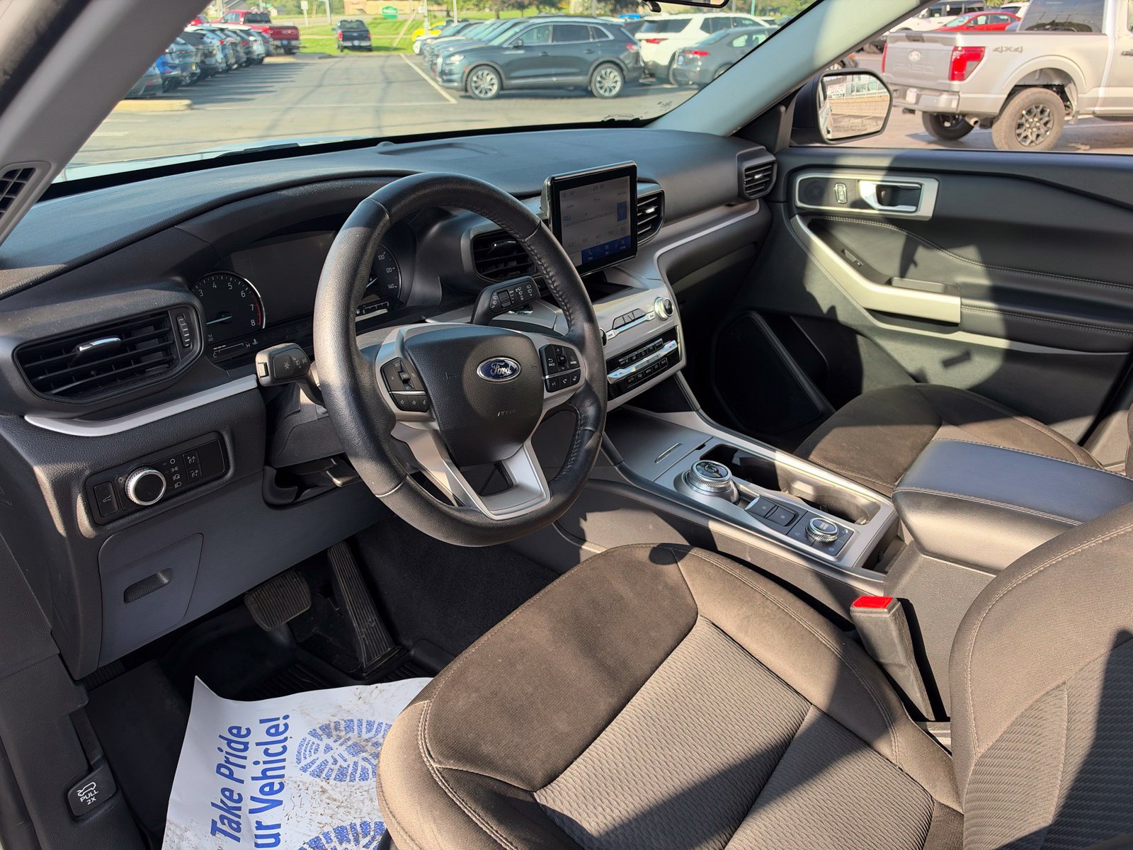Used 2023 Ford Explorer XLT w/ Class IV Trailer Tow Package AWD/4WD image 11
