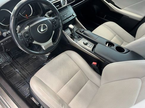 Used 2016 Lexus IS 300 AWD image 11