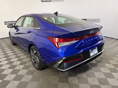 Used 2025 Hyundai Elantra SEL FWD image 4
