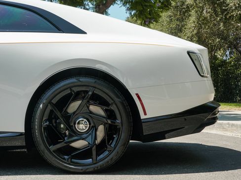 New 2025 Rolls-Royce Spectre Black Badge AWD/4WD image 4