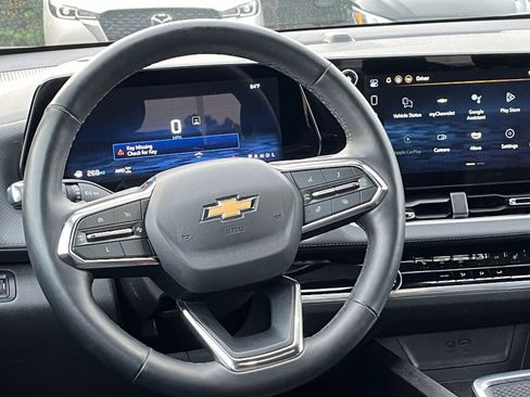 Used 2025 Chevrolet Equinox LT image 28