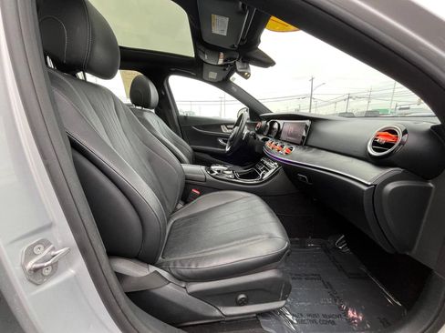 Used 2017 Mercedes-Benz E 300 4MATIC image 25