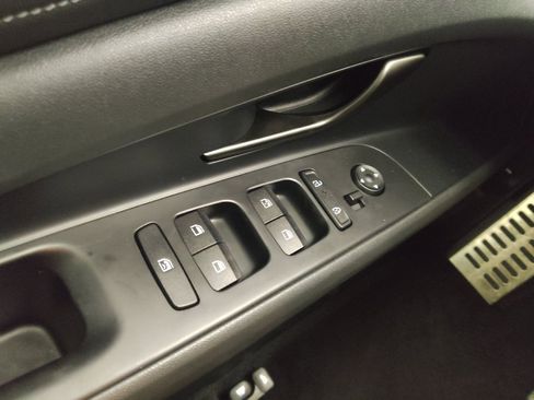 Used 2025 Hyundai Elantra Sport image 27