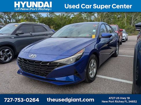 Used 2023 Hyundai Elantra SE w/ Cargo Package image 1