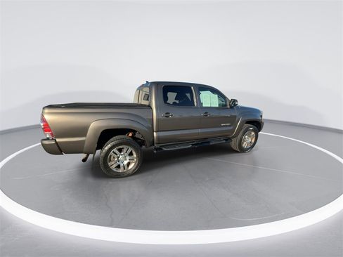 Used 2012 Toyota Tacoma 4x4 Double Cab w/ TRD Sport Upgrade Pkg image 16