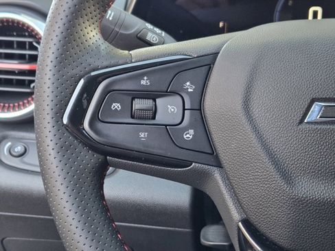 Used 2025 Chevrolet Trax RS w/ Sunroof Package image 29