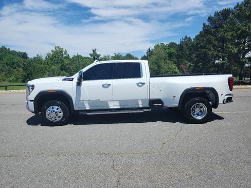 Certified 2024 GMC Sierra 3500 Denali AWD/4WD image 2