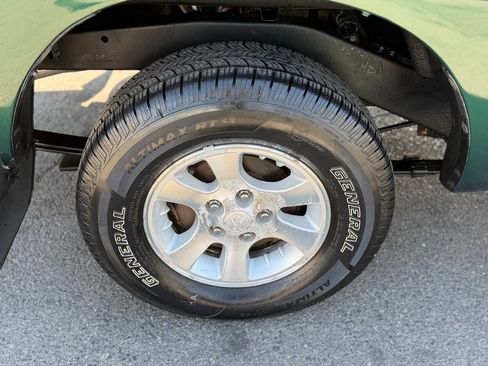 Used 2000 Toyota Tacoma 2WD Regular Cab image 70