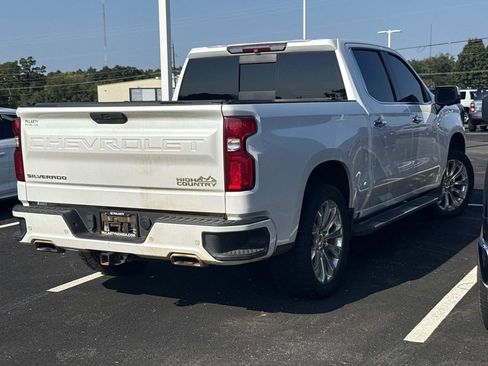 Used 2019 Chevrolet Silverado 1500 High Country w/ Technology Package AWD/4WD image 11