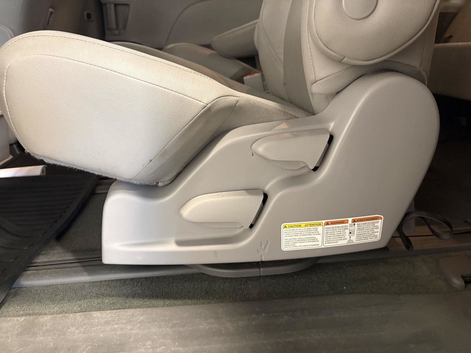 Used 2018 Toyota Sienna XLE Premium w/ Carpet Mat Package AWD/4WD image 31