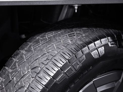 Used 2025 Tesla Cybertruck AWD Crew Cab image 85