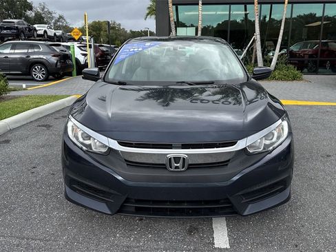 Used 2018 Honda Civic EX image 9