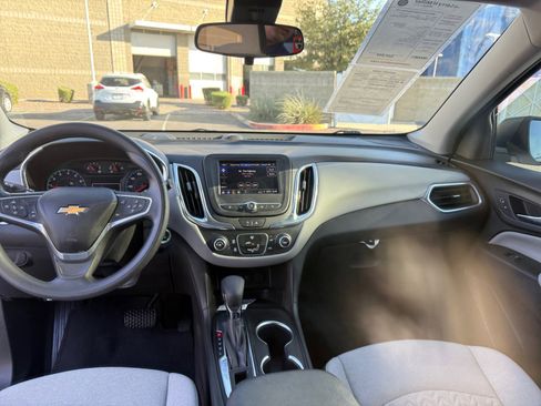 Used 2022 Chevrolet Equinox LS FWD image 20