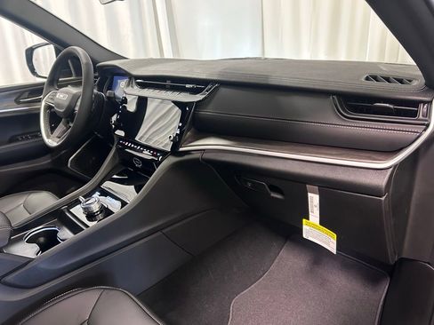 New 2026 Jeep Grand Cherokee L Limited AWD/4WD image 25