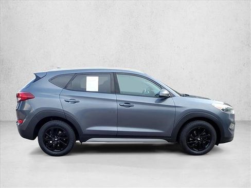 Used 2017 Hyundai Tucson SE Plus AWD/4WD image 5