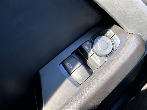 Used 2018 Chevrolet Camaro LT image 32